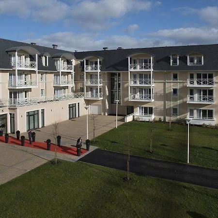 Domitys Le Carrousel Aparthotel Кабур Екстериор снимка