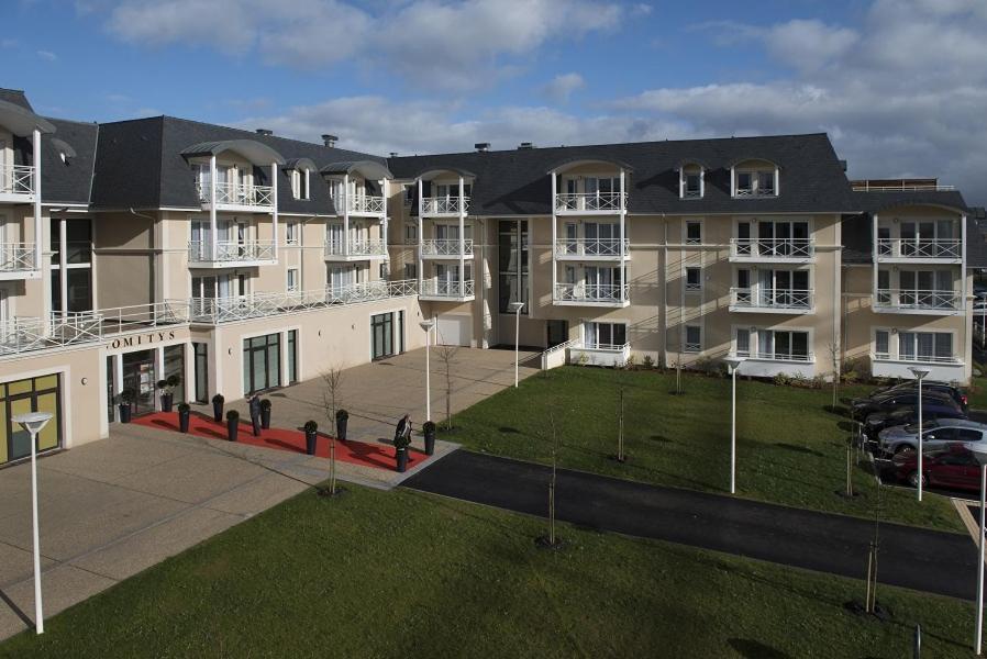 Domitys Le Carrousel Aparthotel Кабур Екстериор снимка