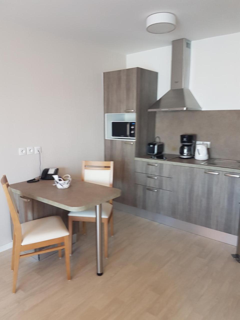Domitys Le Carrousel Aparthotel Кабур Екстериор снимка