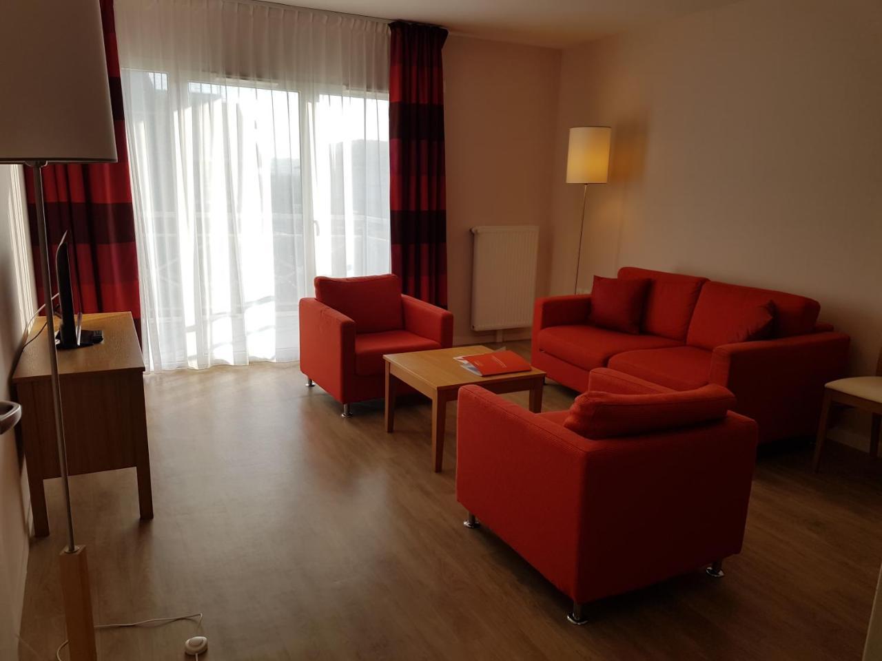 Domitys Le Carrousel Aparthotel Кабур Екстериор снимка